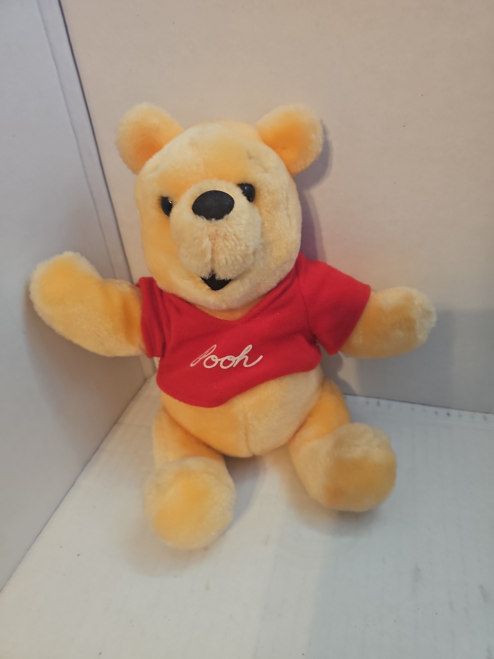 VINTAGE Walt Disney World WINNIE THE POOH BEAR 8" Plush STUFFED ANIMAL TOY